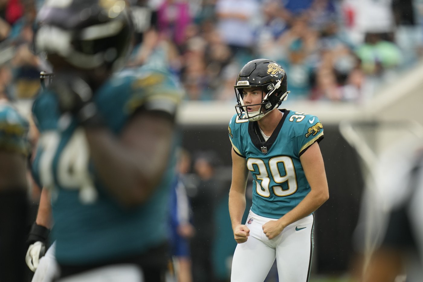 Lawrence comes up big on his birthday and leads the Jags to their 1st win, 37-34 over the Colts | iNFOnews.ca Lawrence comes up big on his birthday and leads the Jags to their 1st win, 37-34 over the Colts | iNFOnews.ca