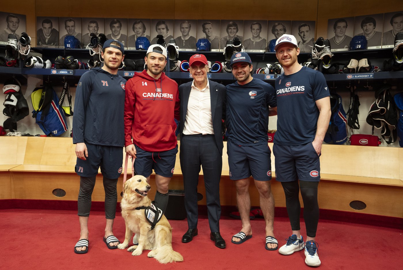 PM Mark Carney visits Canadiens' dressing room after win against Lightning | iNFOnews.ca