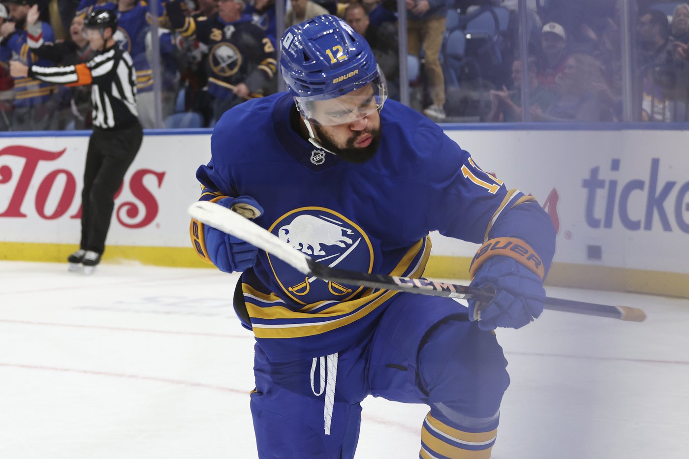 Thompson scores go-ahead goal, and Sabres end season-opening 3-game skid with 5-2 win over Panthers | iNFOnews.ca Thompson scores go-ahead goal, and Sabres end season-opening 3-game skid with 5-2 win over Panthers | iNFOnews.ca