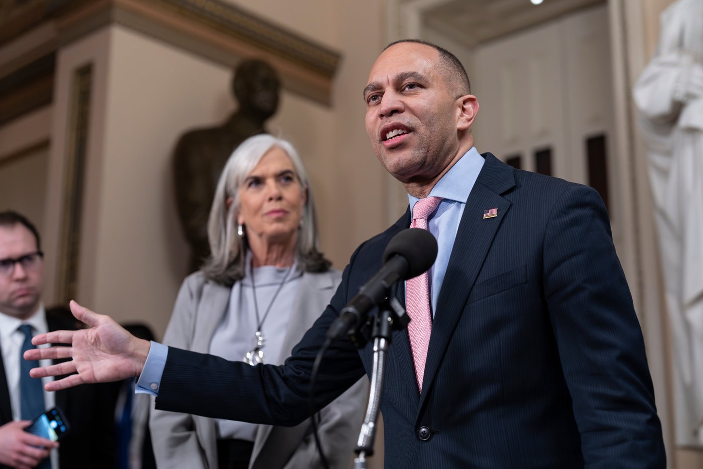 House passes bill to extend health care subsidies in defiance of GOP leaders | iNFOnews.ca