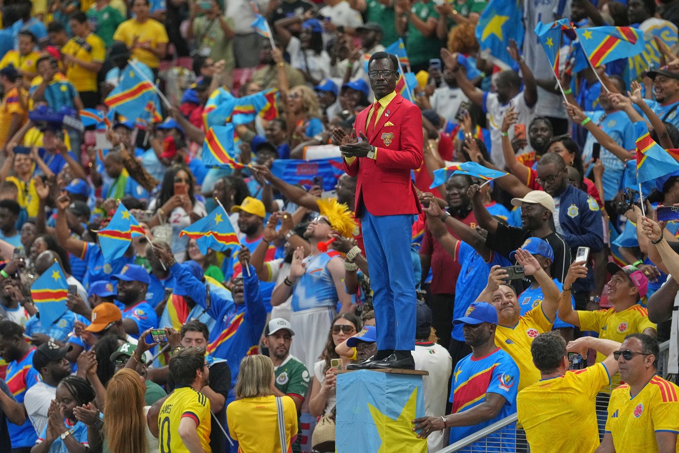 Congo fan who poses as living statue of independence leader Lumumba makes it to World Cup | iNFOnews.ca Congo fan who poses as living statue of independence leader Lumumba makes it to World Cup | iNFOnews.ca