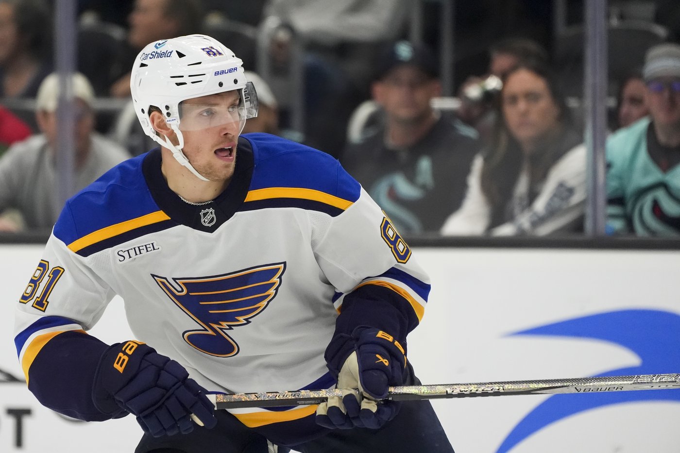 Blues' Dylan Holloway escapes serious injury after being struck in neck by puck | iNFOnews.ca