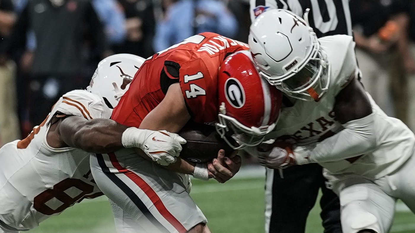Georgia QB Carson Beck returns from hand injury for final snap in SEC championship OT win over Texas | iNFOnews.ca
