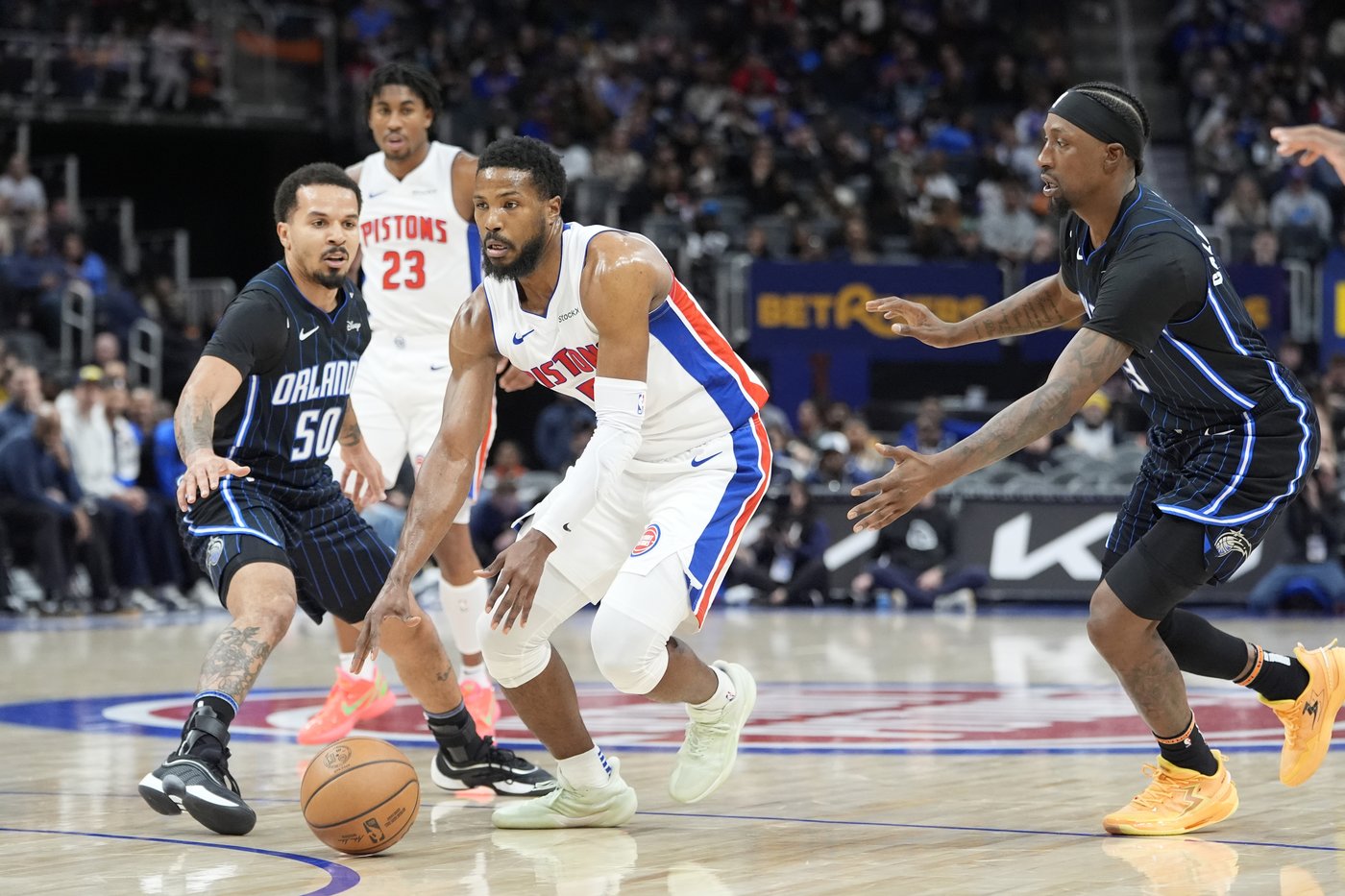 Jaden Ivey injures leg in 4th quarter in Pistons' victory over the Magic | iNFOnews.ca Jaden Ivey injures leg in 4th quarter in Pistons' victory over the Magic | iNFOnews.ca