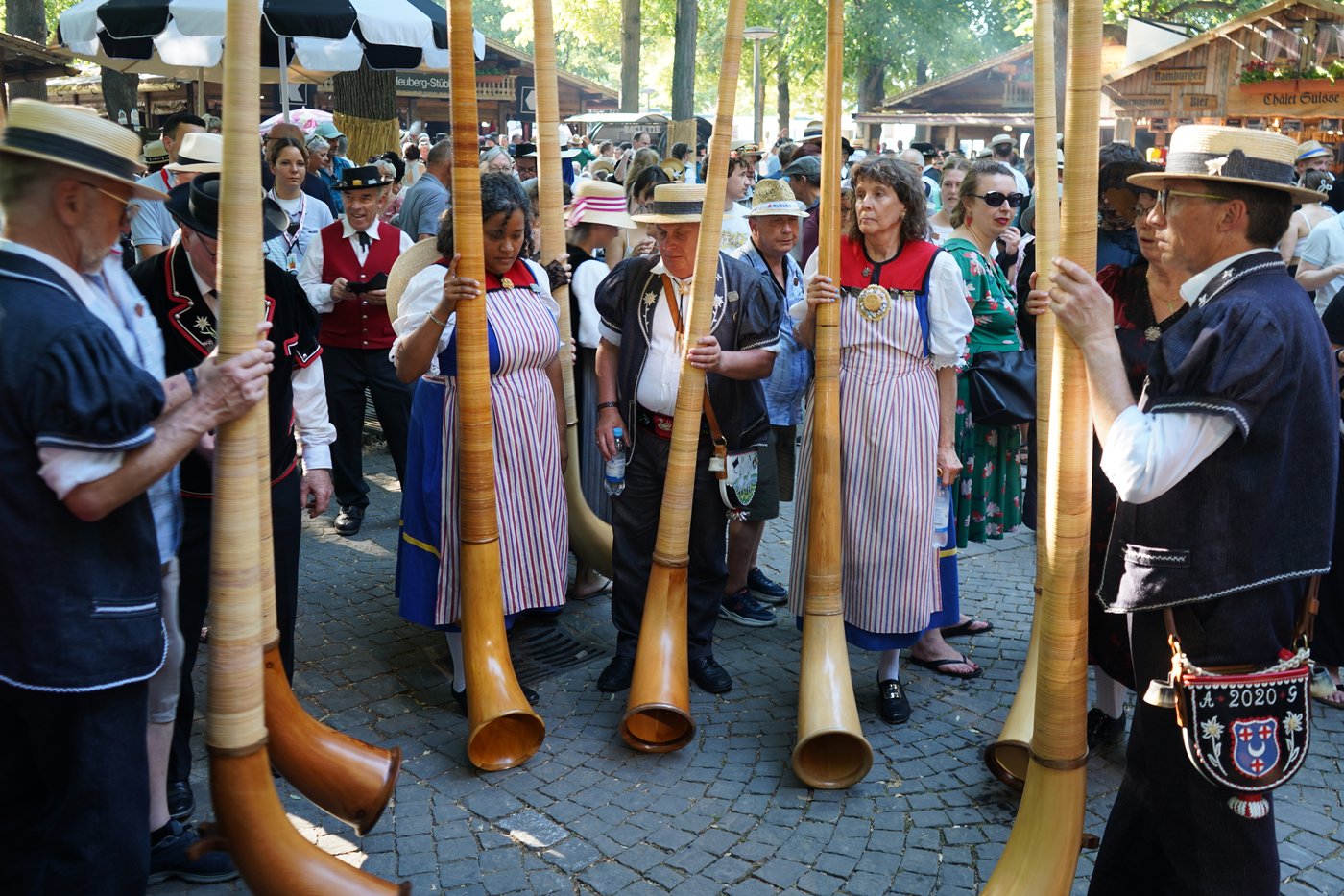 Heat forces yodelers at annual Swiss festival to sing in fountains | iNFOnews.ca Heat forces yodelers at annual Swiss festival to sing in fountains | iNFOnews.ca
