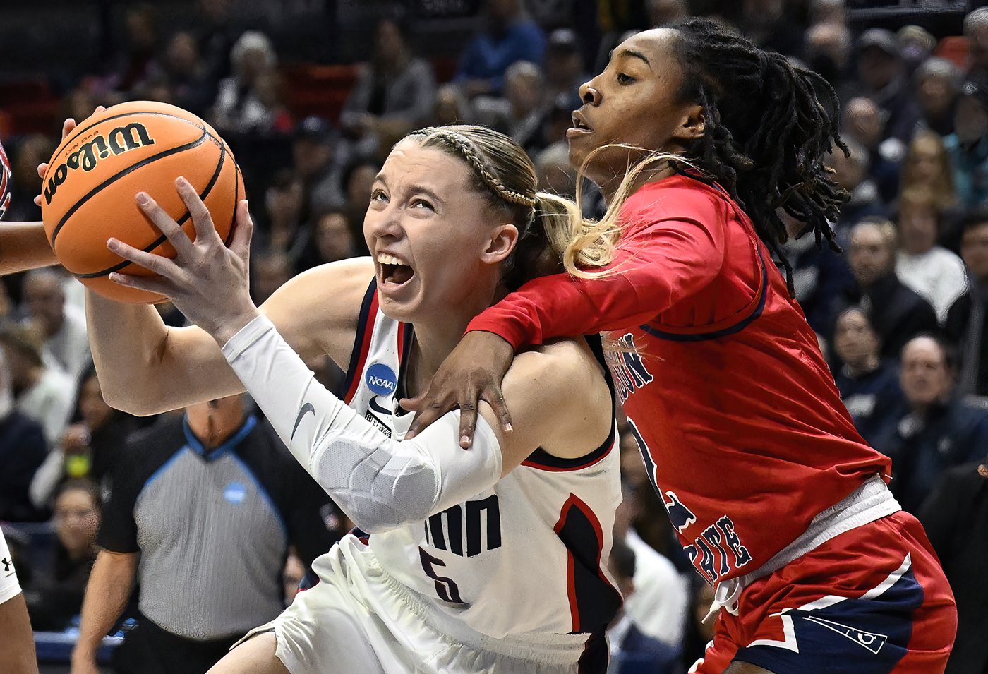Watkins, Bueckers headline preseason AP All-America team in women's hoops; 3 sophomores for 1st time | iNFOnews.ca