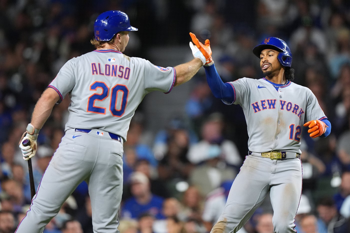 Lindor homers to join 30-30 club as Mets beat Cubs 8-5 to remain in playoff position | iNFOnews.ca