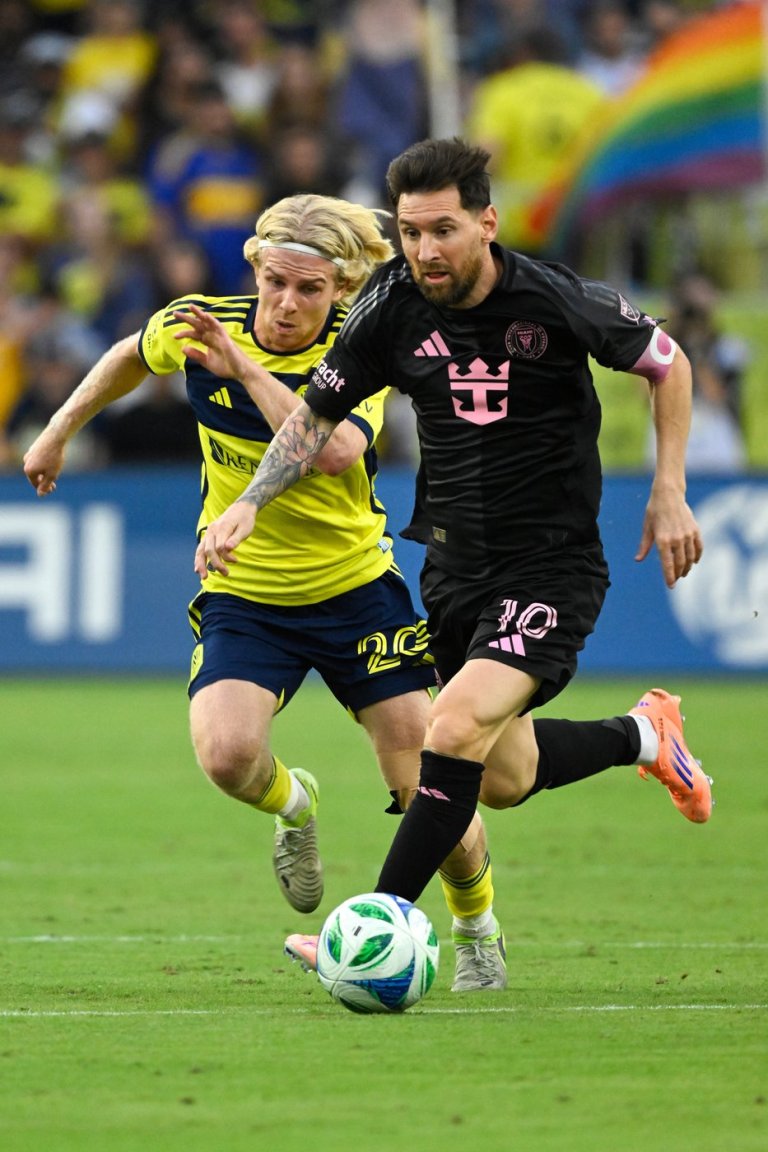 Messi scores second career MLS hat trick in Inter Miami's 5-2 win over Nashville SC | iNFOnews.ca