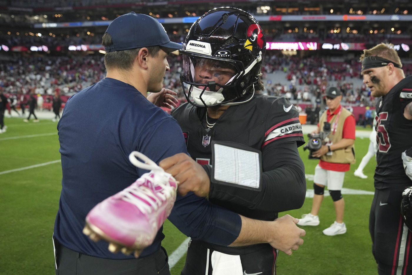 Charbonnet runs for career-high 134 yards, 2 TDs as NFC West-leading Seahawks beat Cardinals 30-18 | iNFOnews.ca Charbonnet runs for career-high 134 yards, 2 TDs as NFC West-leading Seahawks beat Cardinals 30-18 | iNFOnews.ca