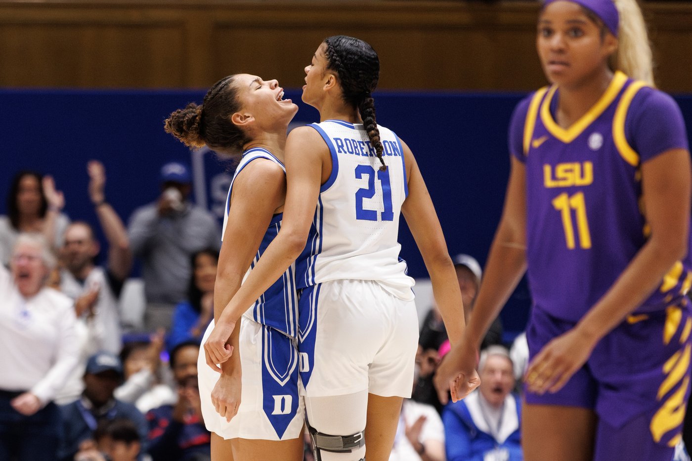 Johnson, Fulwiley help No. 5 LSU beat Duke 93-77 in ACC/SEC Challenge | iNFOnews.ca
