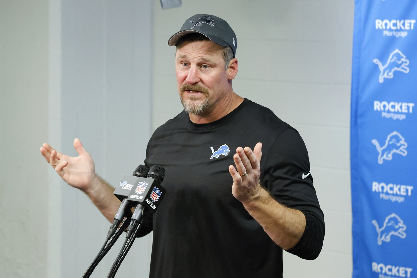Lions cut defensive end James Houston, who had 1 sack in 10 games since he had 8 sacks as a rookie | iNFOnews.ca Lions cut defensive end James Houston, who had 1 sack in 10 games since he had 8 sacks as a rookie | iNFOnews.ca