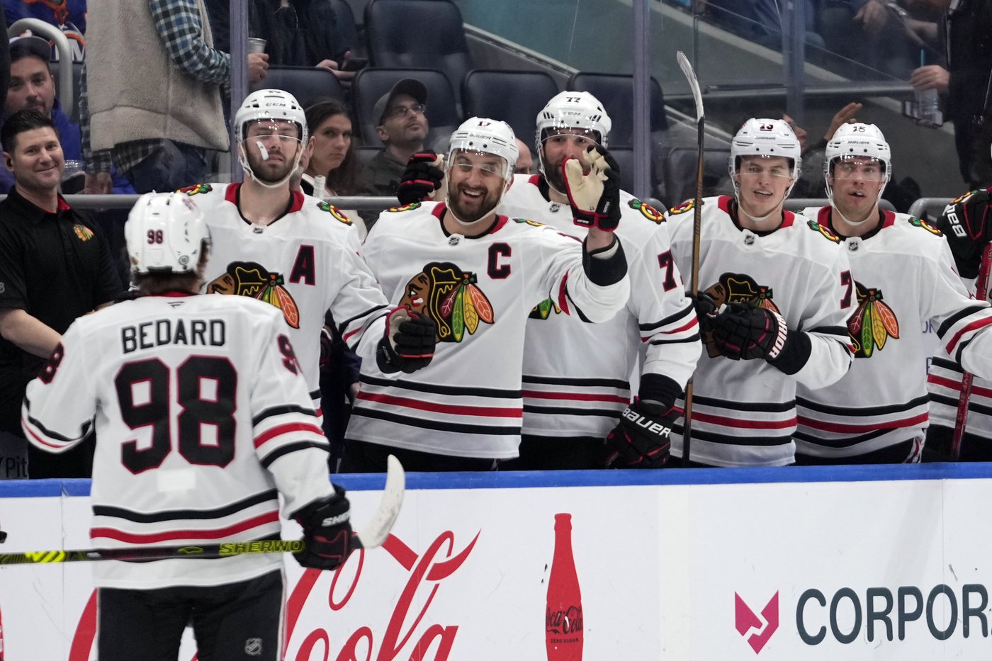 Holmstrom, Dobson lead Islanders to 5-4 win over Blackhawks | iNFOnews.ca