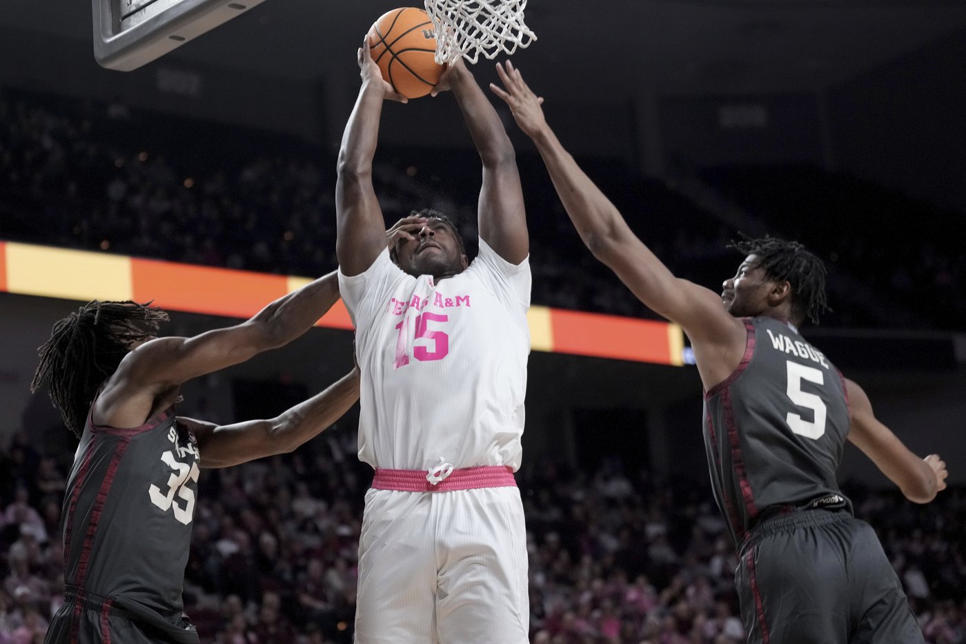 Phelps and Coleman combine for 29 points to lead No. 13 Texas A&M over Oklahoma 75-68 | iNFOnews.ca Phelps and Coleman combine for 29 points to lead No. 13 Texas A&M over Oklahoma 75-68 | iNFOnews.ca