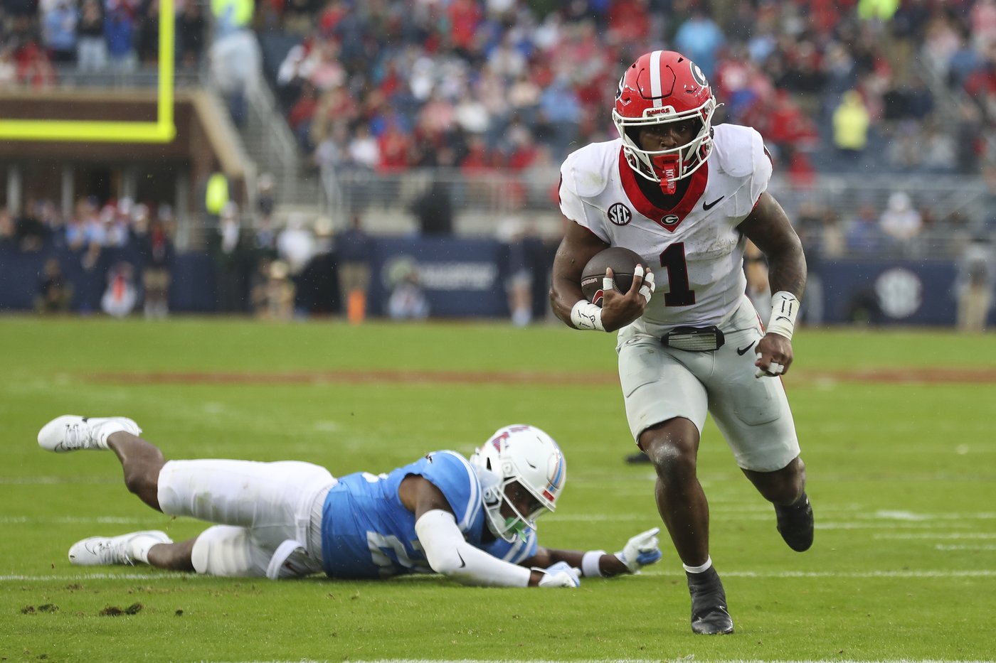 Georgia RB Trevor Etienne ruled out against Tennessee with injury | iNFOnews.ca