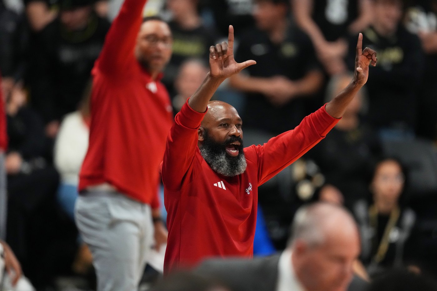 Acting coach Jacque Vaughn steps in for Bill Self, leads No. 19 Kansas to 75-69 win over Colorado | iNFOnews.ca Acting coach Jacque Vaughn steps in for Bill Self, leads No. 19 Kansas to 75-69 win over Colorado | iNFOnews.ca