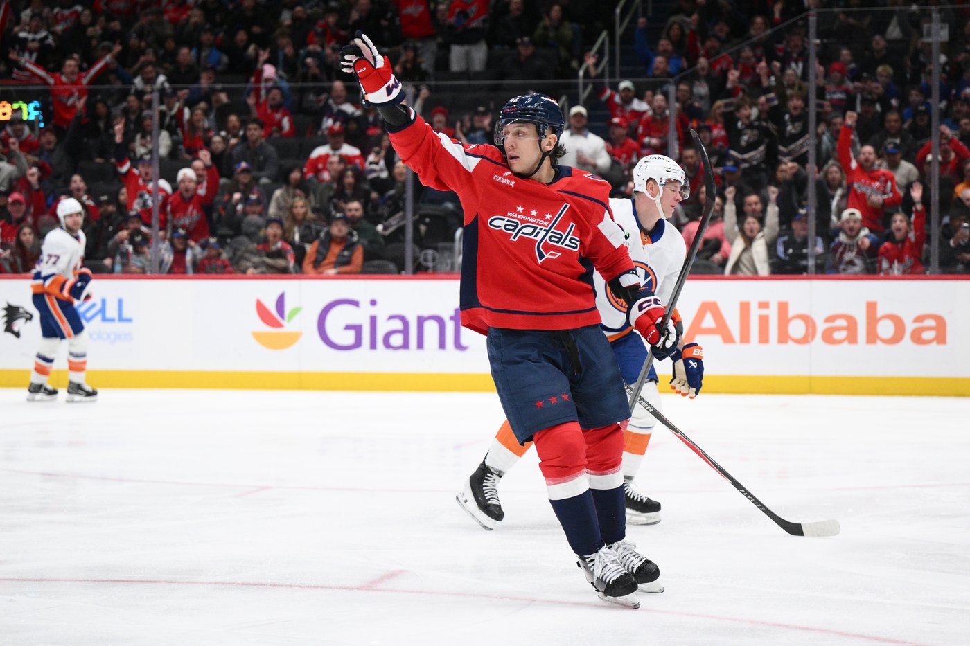 Capitals top Islanders 4-1 to pull within 2 points of 3rd place in the Metropolitan Division | iNFOnews.ca