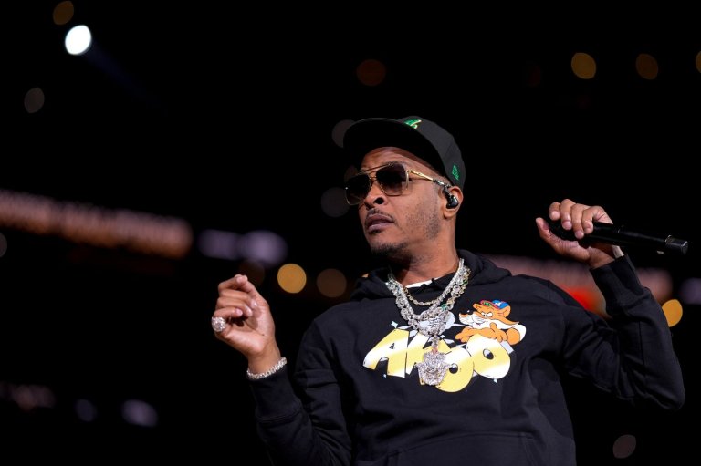 Hawks fans sport Magic City gear, voice mixed reactions after NBA shuts down adult club promotion | iNFOnews.ca