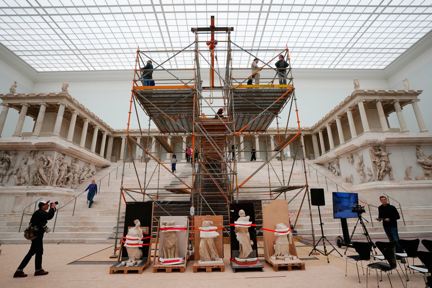 Berlin's Pergamon Museum will reopen in mid-2027 as a lengthy restoration moves forward | iNFOnews.ca Berlin's Pergamon Museum will reopen in mid-2027 as a lengthy restoration moves forward | iNFOnews.ca