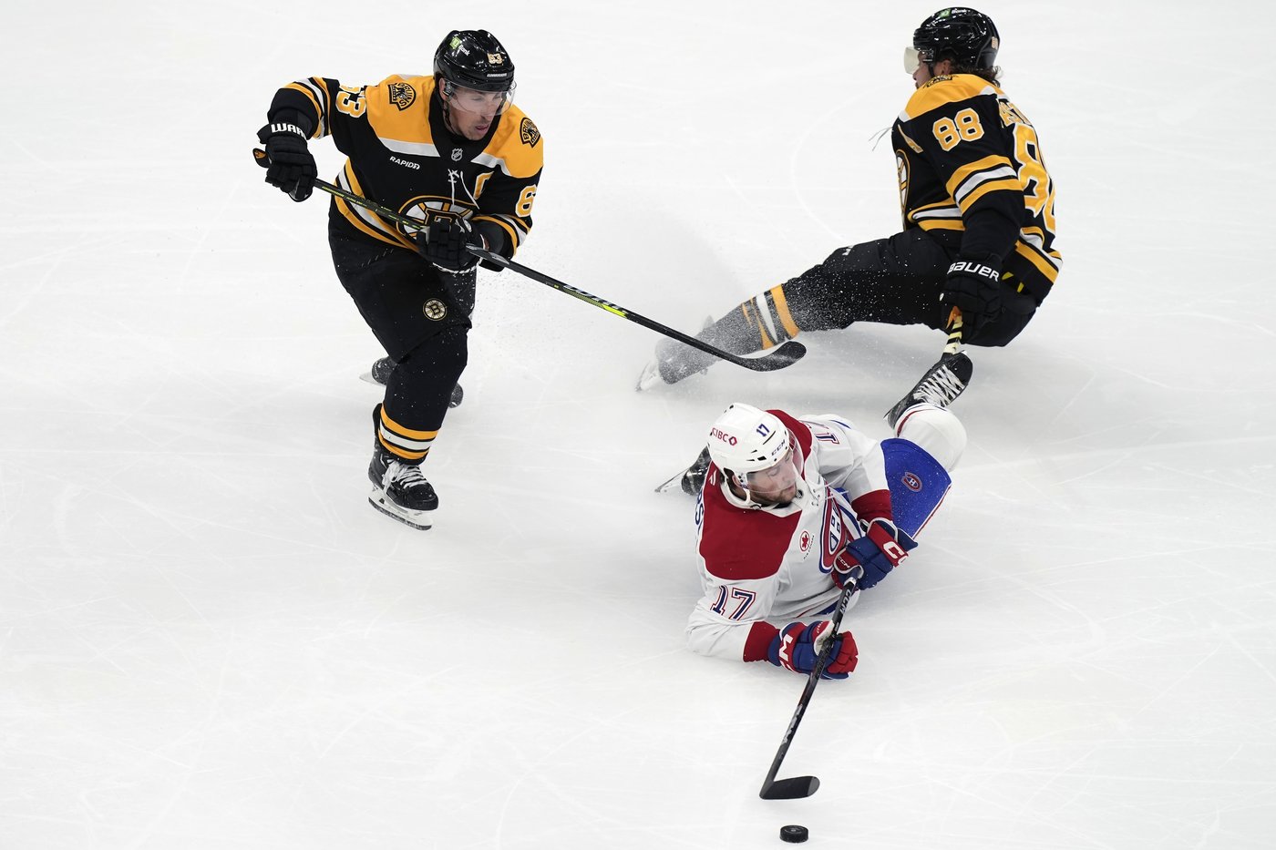 Swayman returns, Kastelic scores twice to lead Bruins to 6-4 win over Montreal | iNFOnews.ca