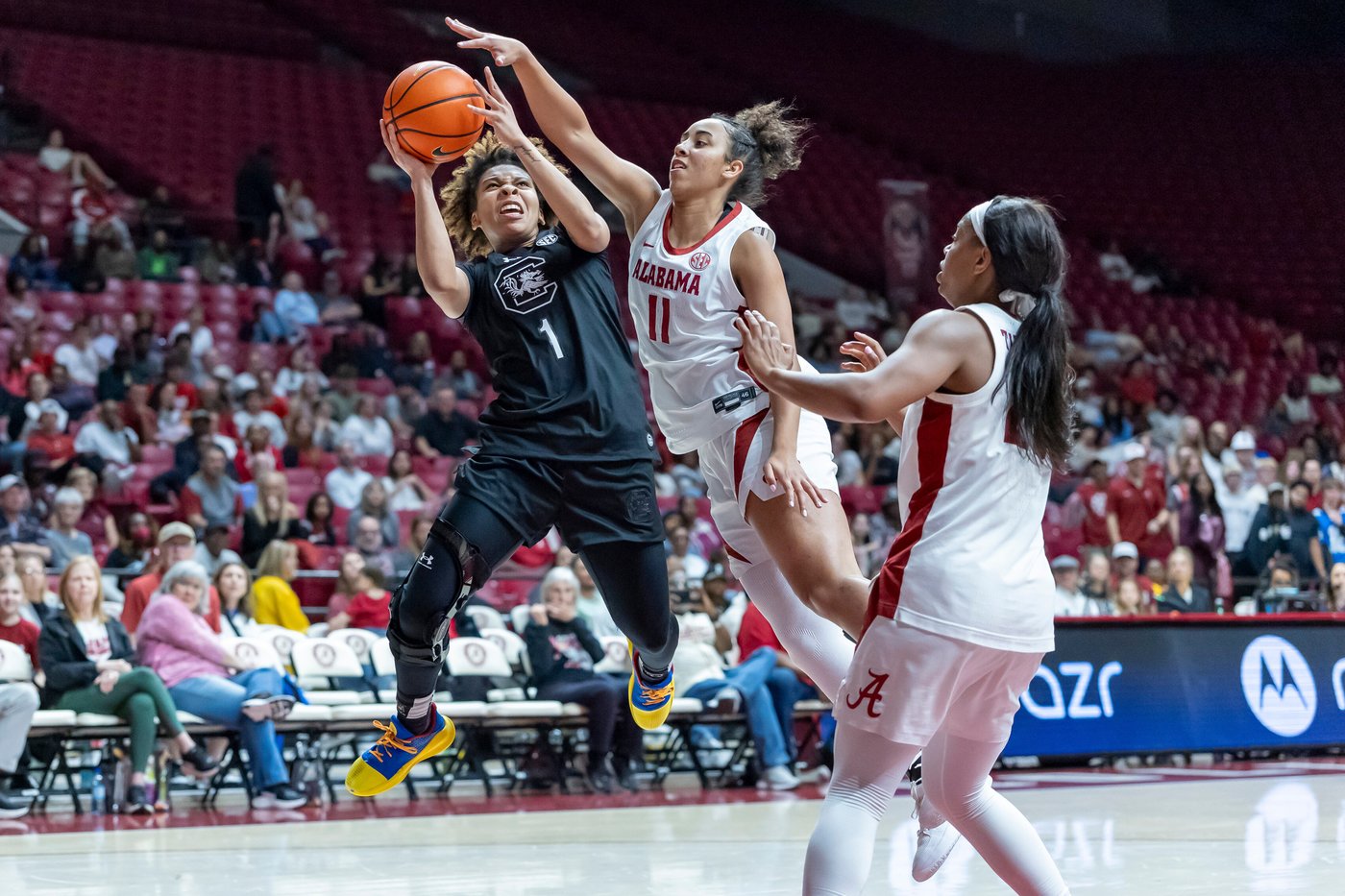 Madina Okot, Joyce Edwards pace No. 3 South Carolina over No. 25 Alabama 76-57 | iNFOnews.ca Madina Okot, Joyce Edwards pace No. 3 South Carolina over No. 25 Alabama 76-57 | iNFOnews.ca