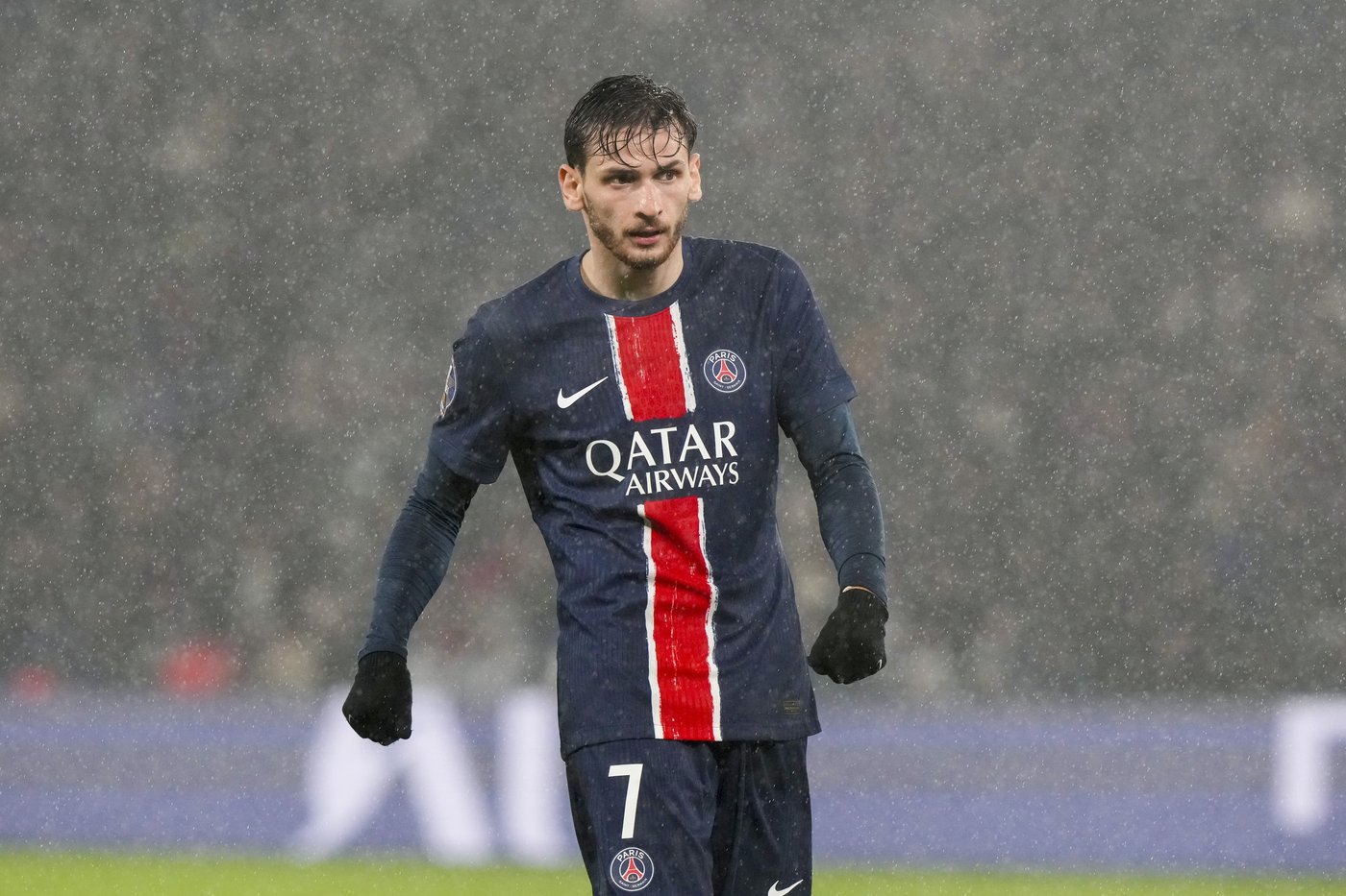 Kvaratskhelia sets up a goal on PSG debut but Ligue 1 leader draws with Reims | iNFOnews.ca