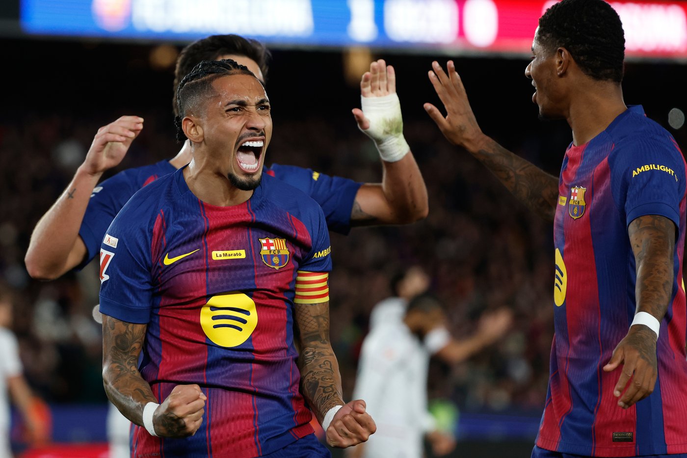 Raphinha scores 2 as Barcelona wins to add pressure on Real Madrid's Alonso before crunch game | iNFOnews.ca
