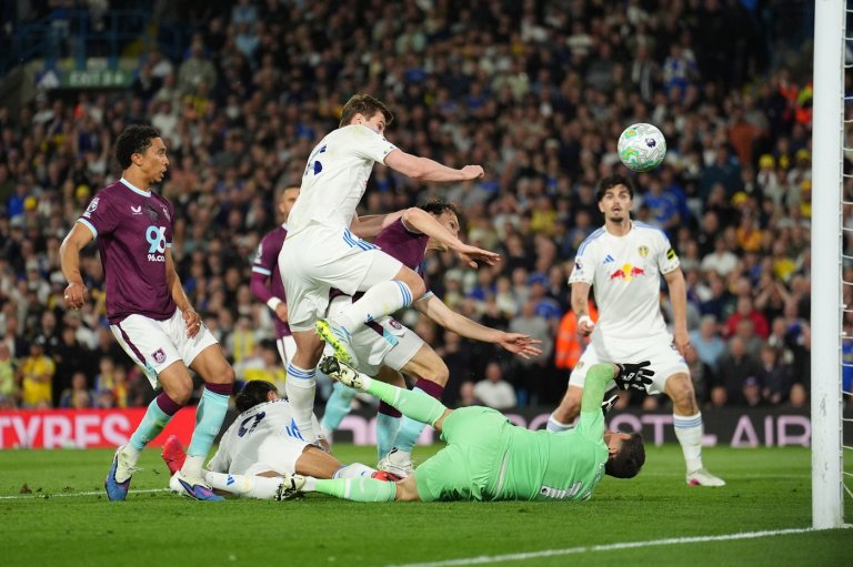 Leeds takes big step toward Premier League survival with comfy win over Burnley | iNFOnews.ca