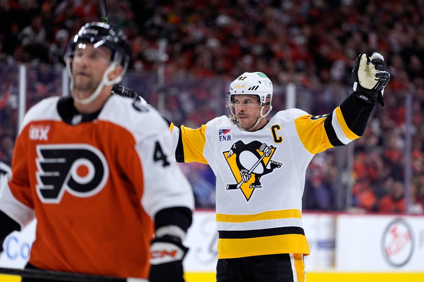Crosby and Letang strike as the Penguins stave off a sweep with a 4-2 Game 4 win over Flyers | iNFOnews.ca