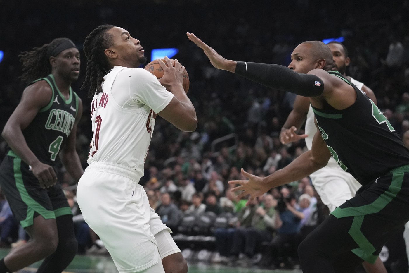Celtics hand Cavaliers first loss of season, winning 120-117 to end Cleveland's 15-game win streak | iNFOnews.ca