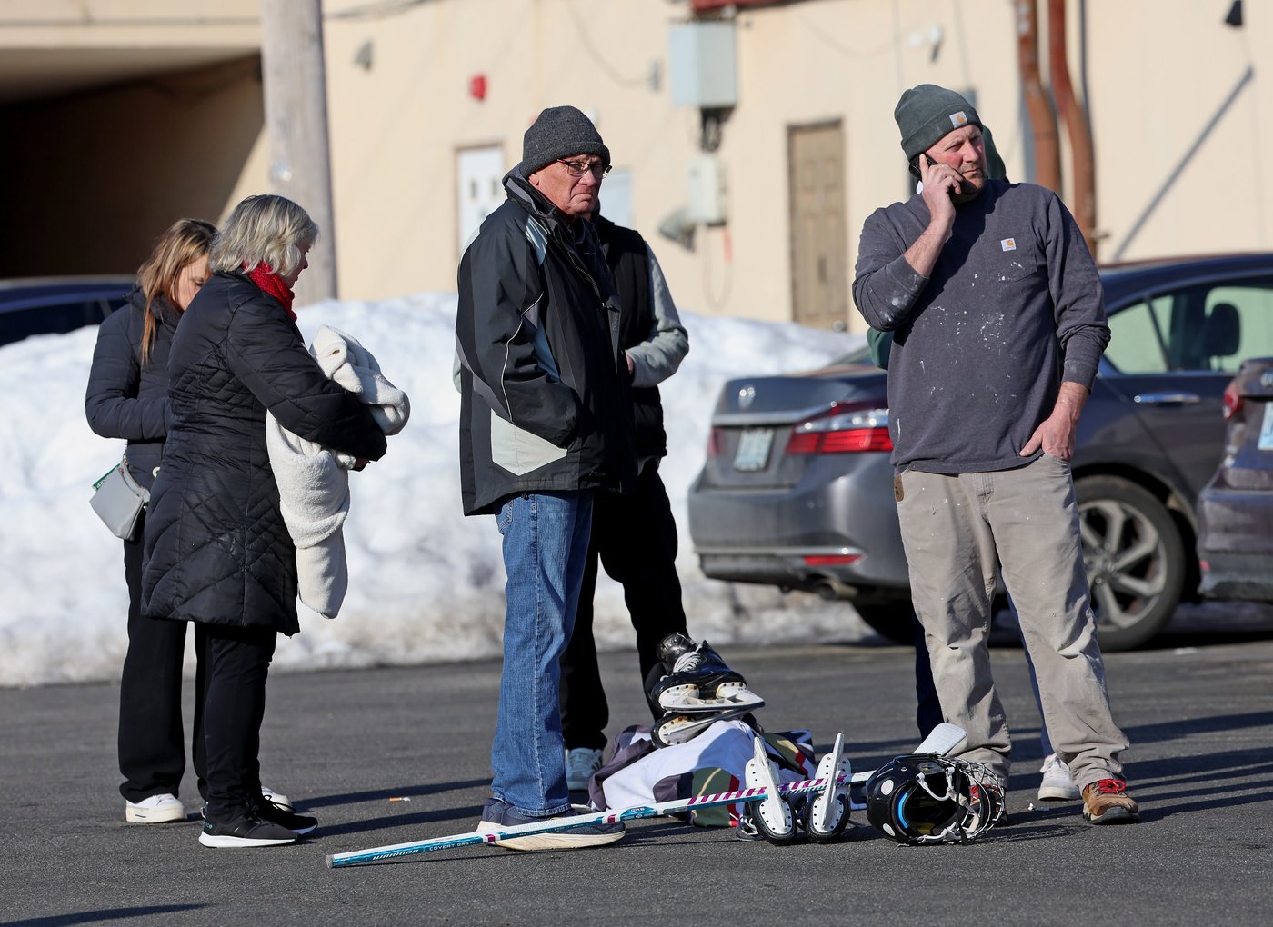 Shooting at Rhode Island youth hockey game leaves 3 dead, including shooter, and 3 more wounded | iNFOnews.ca Shooting at Rhode Island youth hockey game leaves 3 dead, including shooter, and 3 more wounded | iNFOnews.ca