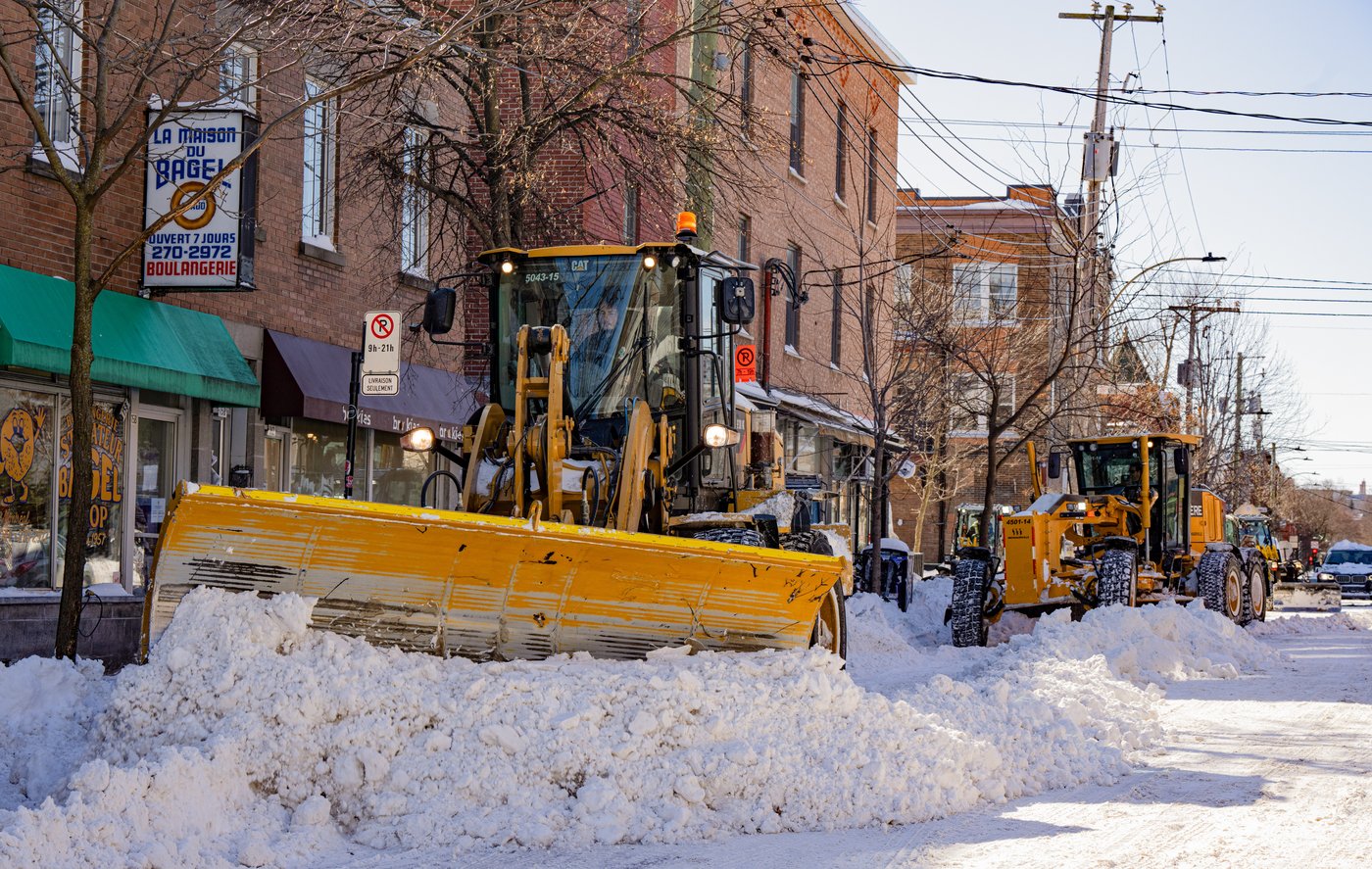 Montreal pleads with residents as it struggles to clear record-breaking snowfall | iNFOnews.ca