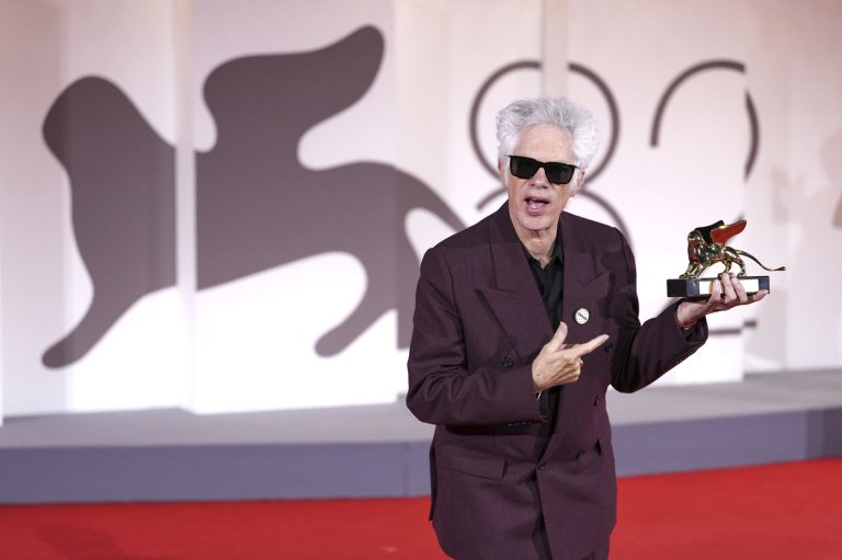 'Father Mother Sister Brother' wins top prize at the Venice Film Festival | iNFOnews.ca