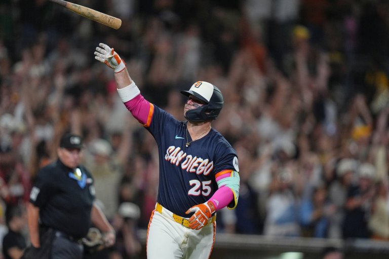 Ty France's 3-run homer helps Padres to 8-2 win over Marlins and into tie for top NL wild-card spot | iNFOnews.ca