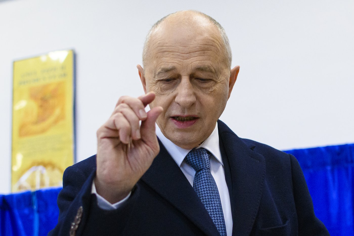 Far-right populist surprises in Romanian presidential election appearing set to enter runoff | iNFOnews.ca Far-right populist surprises in Romanian presidential election appearing set to enter runoff | iNFOnews.ca
