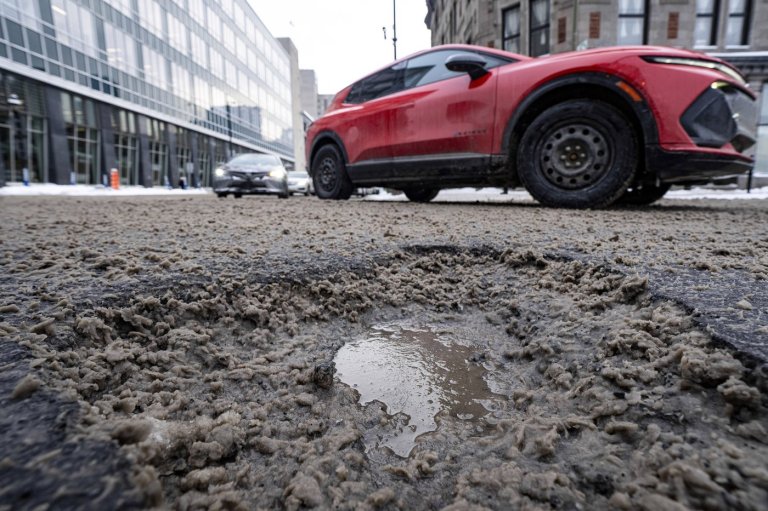 Montreal launches blitz to repair 'catastrophic' number of potholes plaguing roadways | iNFOnews.ca