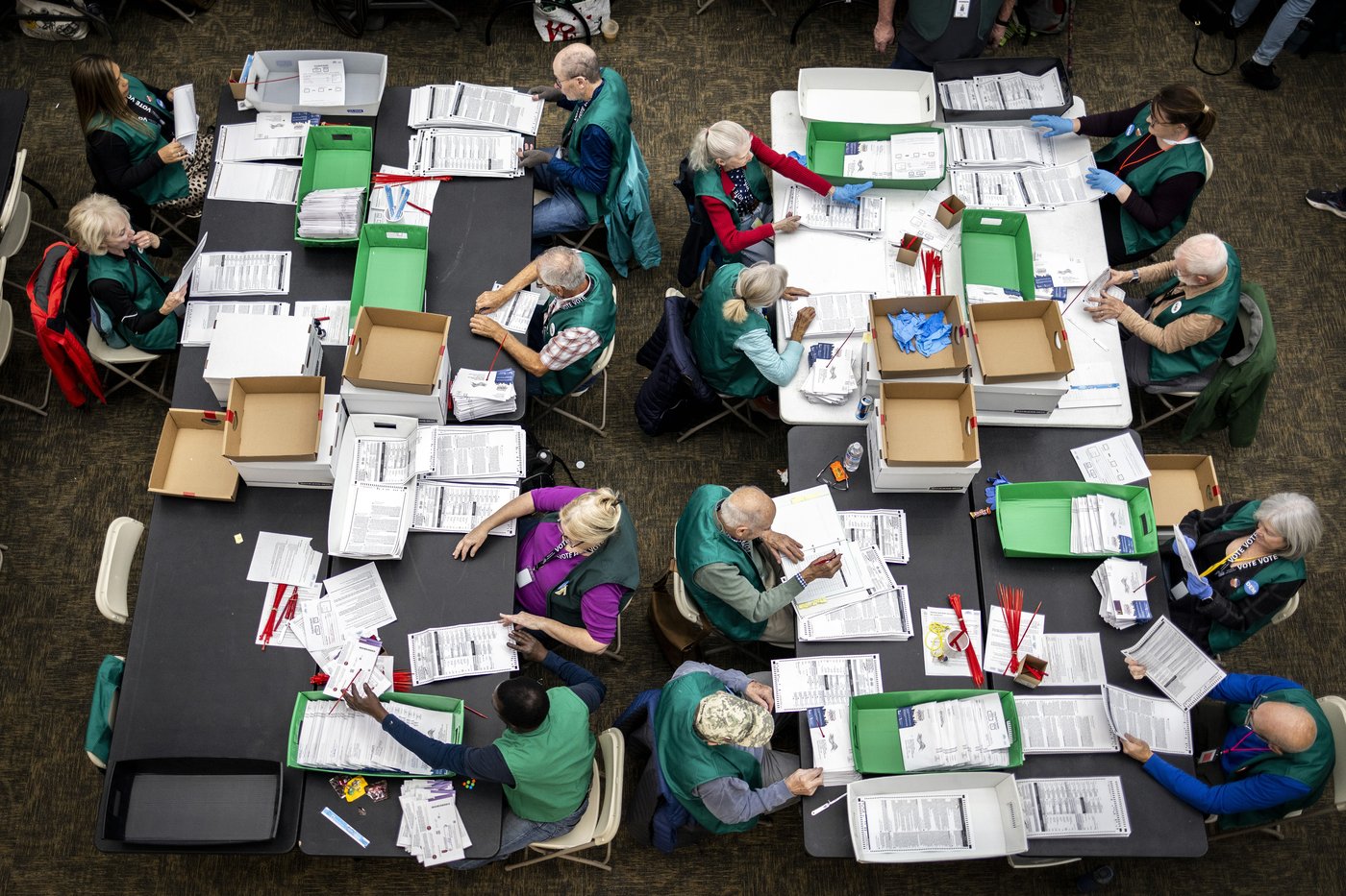 Bomb threats in swing states disrupt a mostly smooth Election Day | iNFOnews.ca