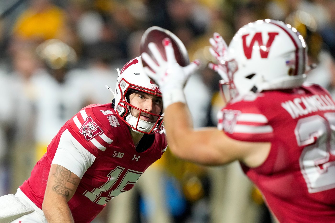 Williams, Gronowski and Moulton help Iowa run over Wisconsin 37-0 to keep Heartland Trophy | iNFOnews.ca Williams, Gronowski and Moulton help Iowa run over Wisconsin 37-0 to keep Heartland Trophy | iNFOnews.ca