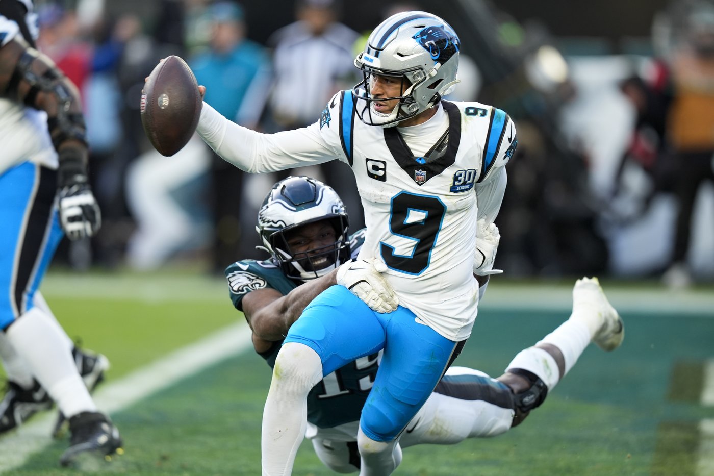 Barkley's brilliance helps Eagles beat Panthers 22-16 but pass game has Philly frustrated | iNFOnews.ca Barkley's brilliance helps Eagles beat Panthers 22-16 but pass game has Philly frustrated | iNFOnews.ca