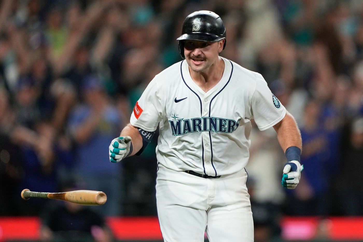 Cal Raleigh hits MLB-leading 59th and 60th homers to help the Mariners wrap up AL West | iNFOnews.ca Cal Raleigh hits MLB-leading 59th and 60th homers to help the Mariners wrap up AL West | iNFOnews.ca