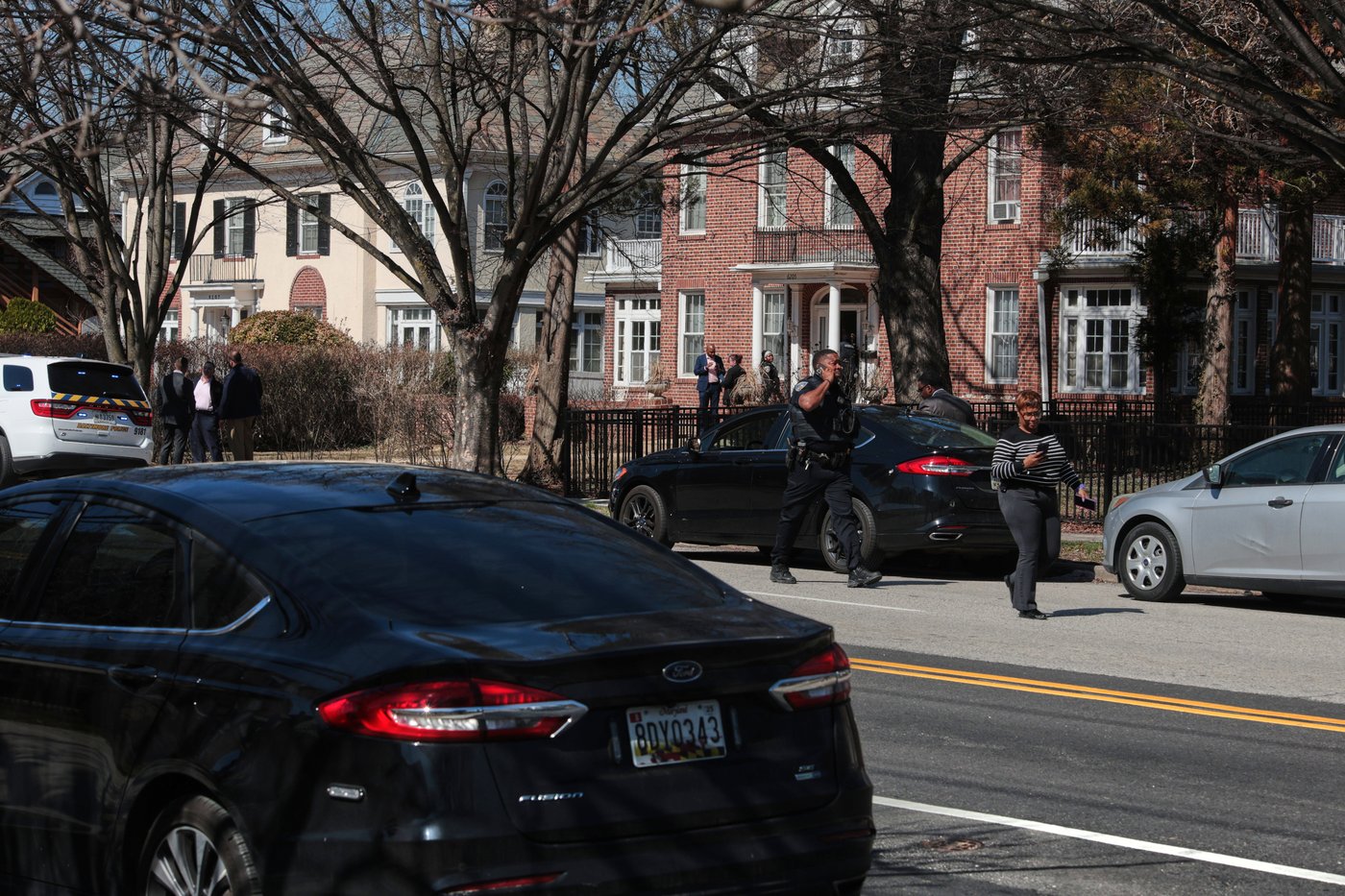 Baltimore police officer wounded, gunman killed during midday burglary call | iNFOnews.ca
