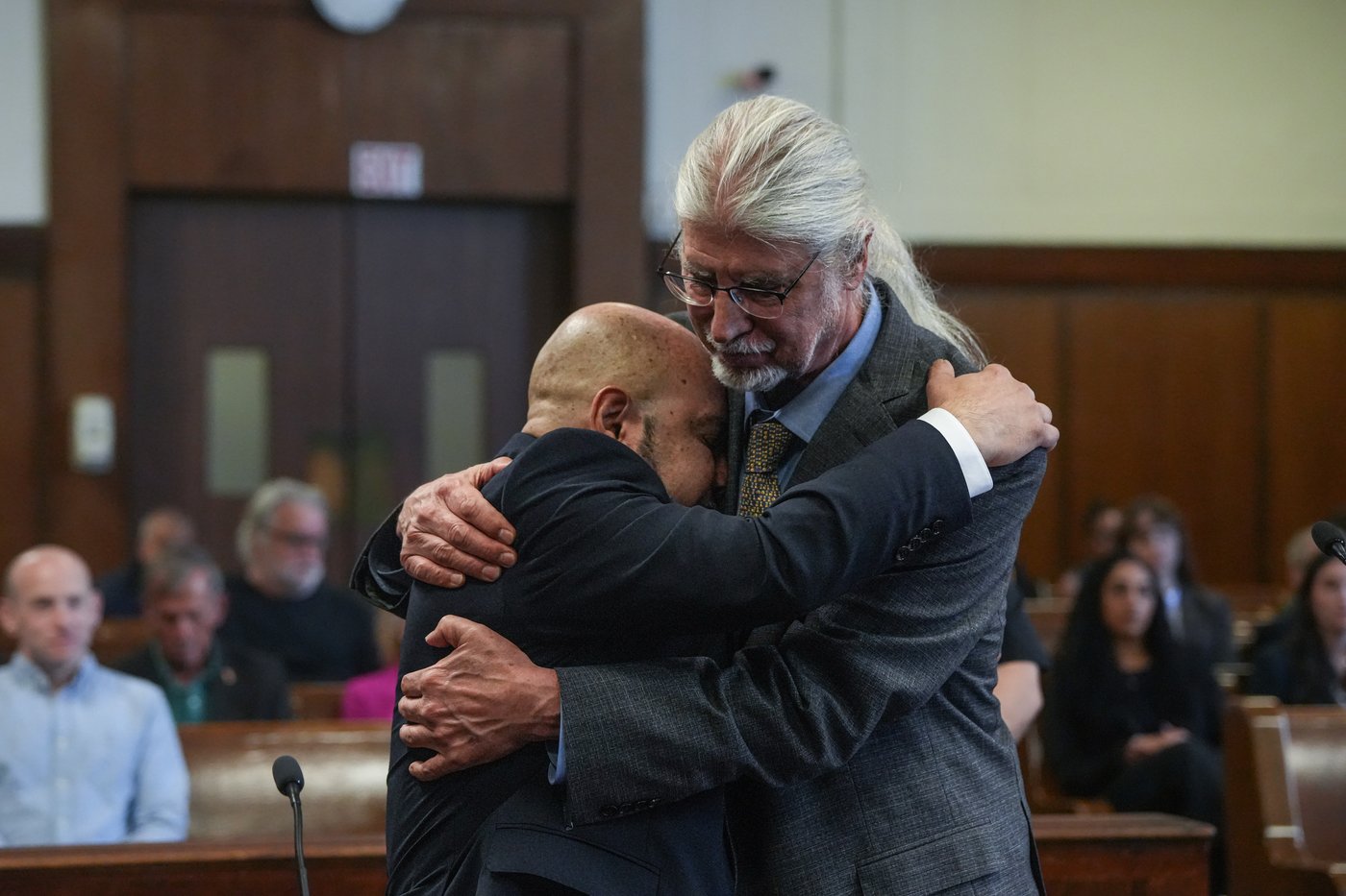 Judge tosses murder conviction for man who served 25 years, rebuking a 'troubling' prosecution | iNFOnews.ca