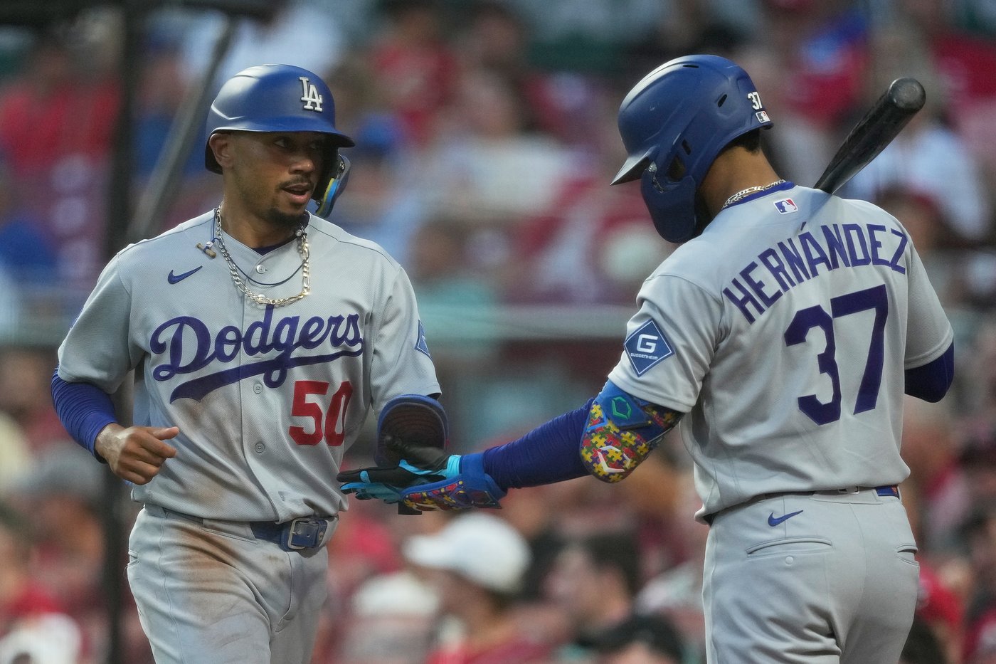 Elly De La Cruz hits 2-run HR, Reds beat Dodgers 6-2 to delay NL West title | iNFOnews.ca Elly De La Cruz hits 2-run HR, Reds beat Dodgers 6-2 to delay NL West title | iNFOnews.ca