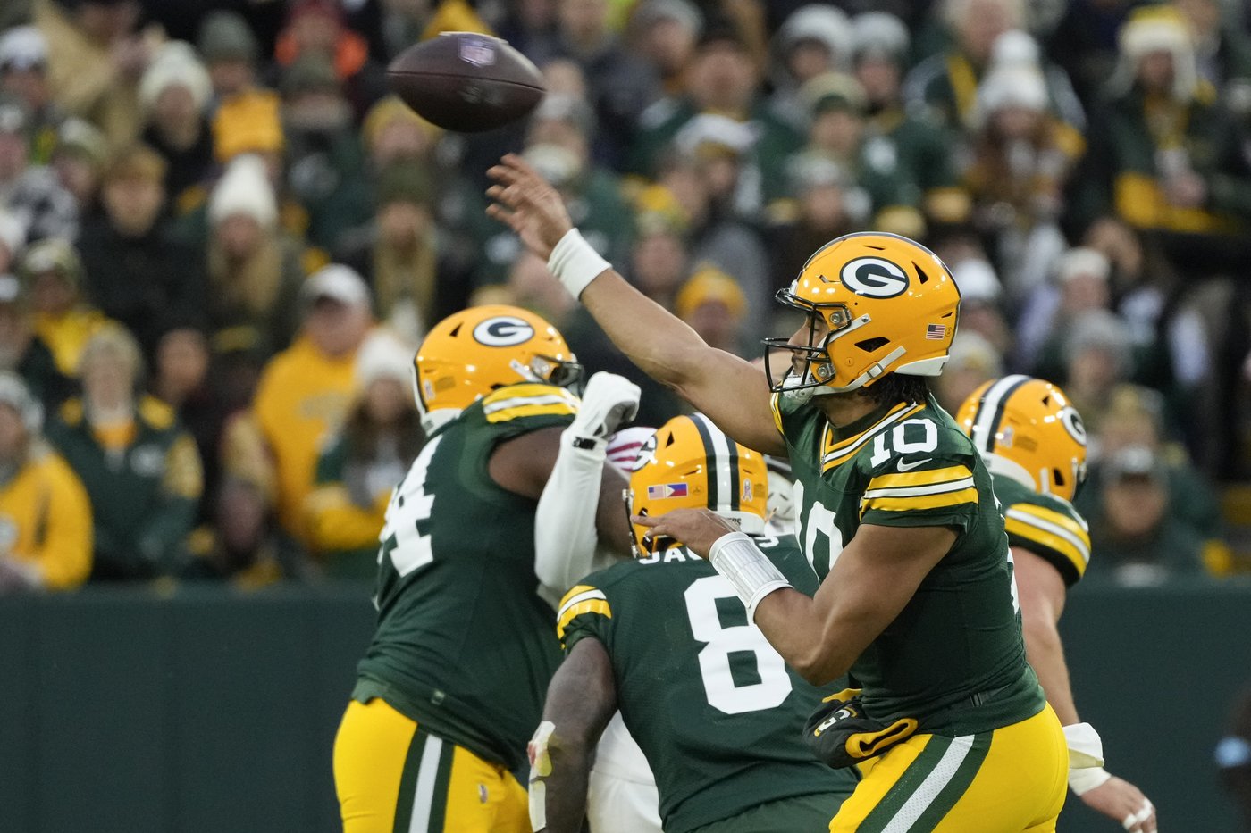 Josh Jacobs runs for 3 TDs as Packers roll past short-handed 49ers 38-10 | iNFOnews.ca Josh Jacobs runs for 3 TDs as Packers roll past short-handed 49ers 38-10 | iNFOnews.ca