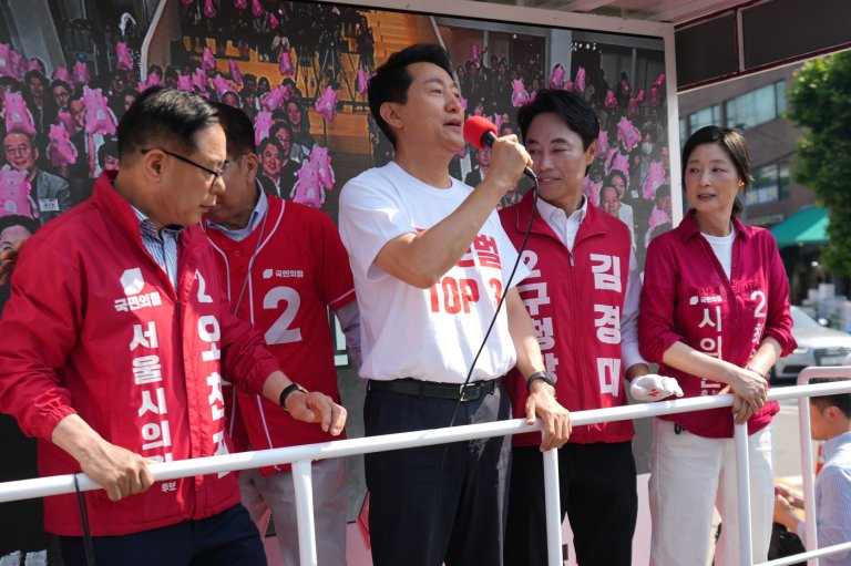 South Koreans vote in local elections seen as a gauge of support after President Lee's first year | iNFOnews.ca