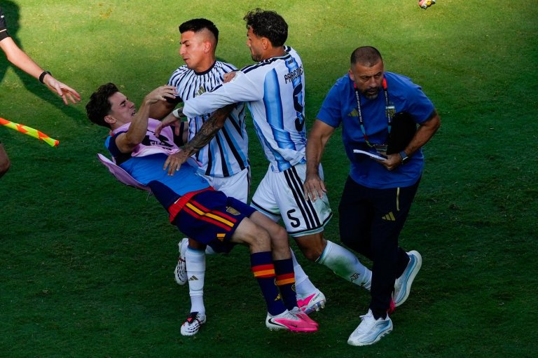 Spain’s on-field World Cup celebrations marred by scuffles with Argentina players | iNFOnews.ca