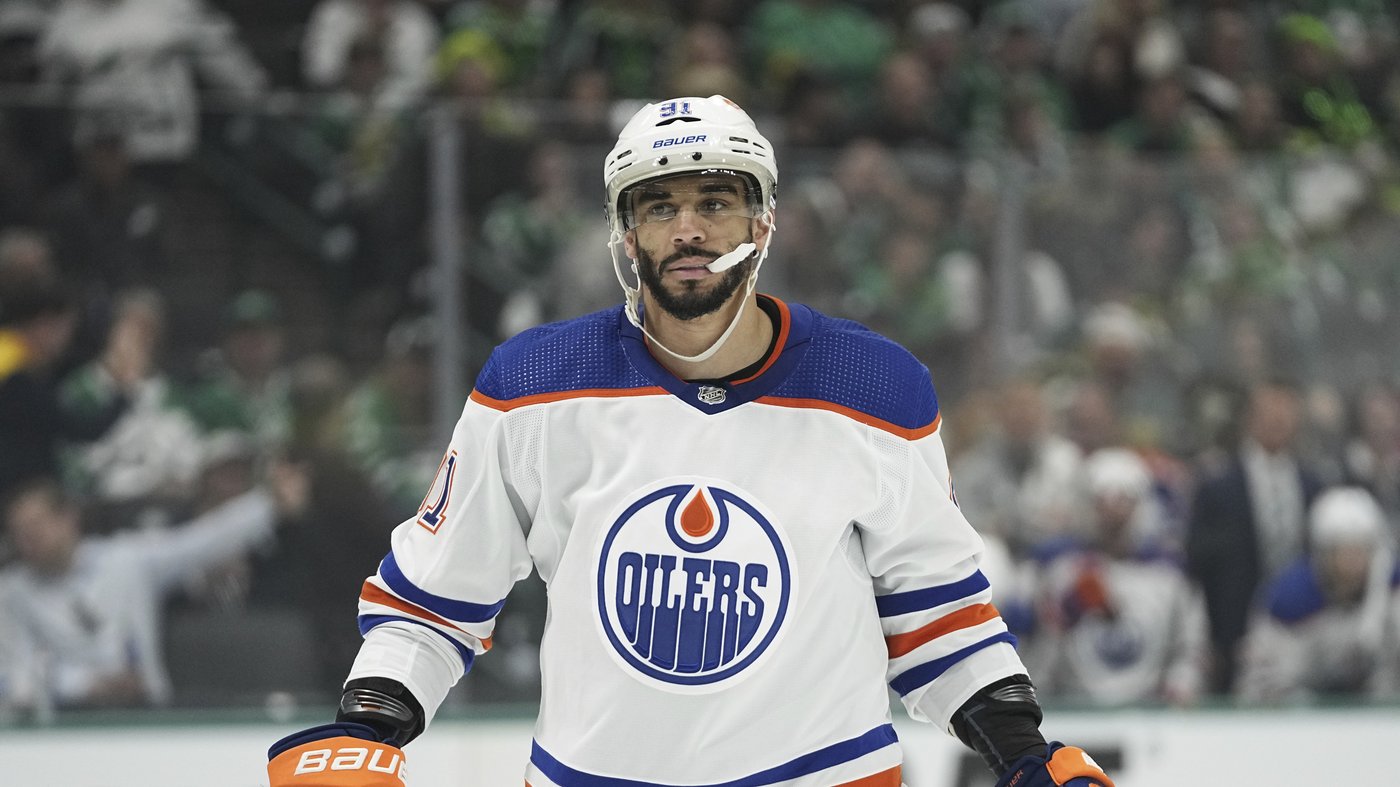 Kane eyes 2025 return to Oilers after successful surgery | iNFOnews.ca