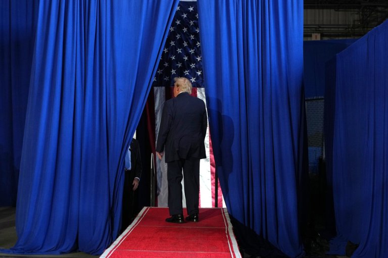 A midterm crossroads for both parties eyeing the beginning of the end of the Trump era | iNFOnews.ca