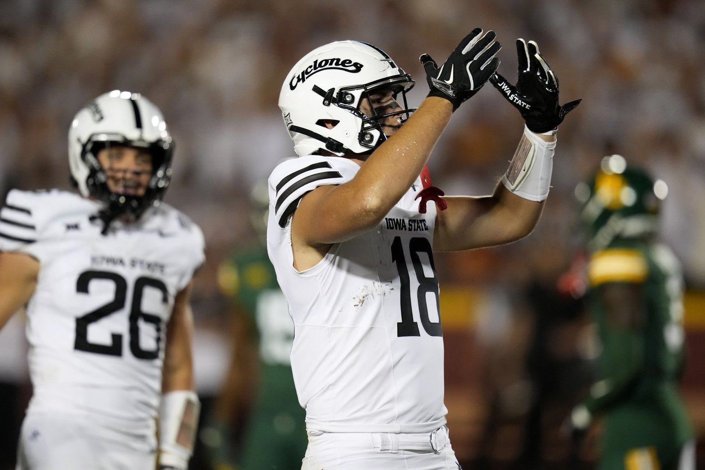 Rocco Becht throws for 277 yards and two scores to lead No. 16 Iowa State to 43-21 win over Baylor | iNFOnews.ca
