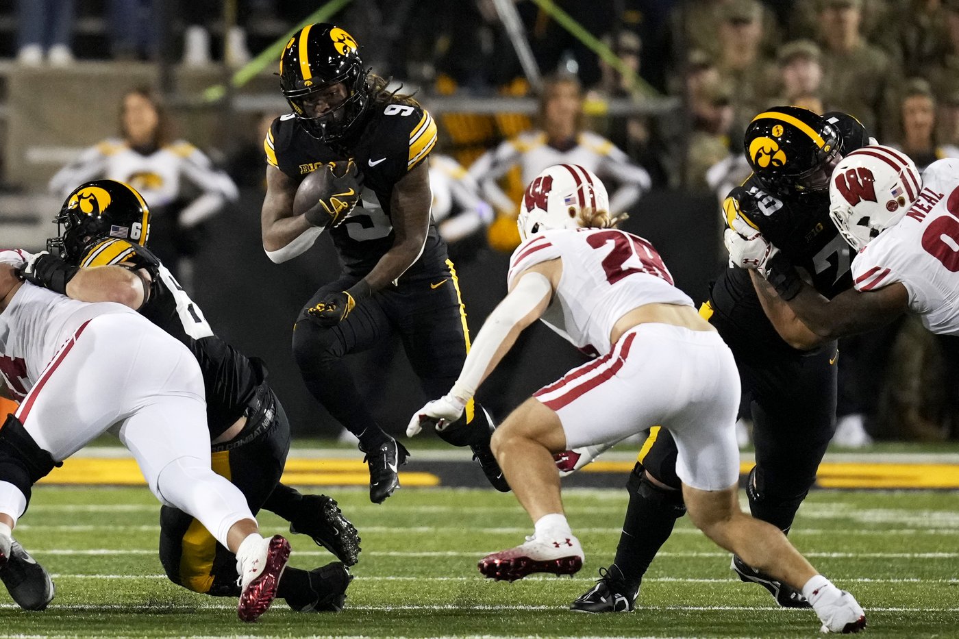 Kaleb Johnson scores 3 TDs, rushes for 135 yards in Iowa's 42-10 win over Wisconsin | iNFOnews.ca Kaleb Johnson scores 3 TDs, rushes for 135 yards in Iowa's 42-10 win over Wisconsin | iNFOnews.ca
