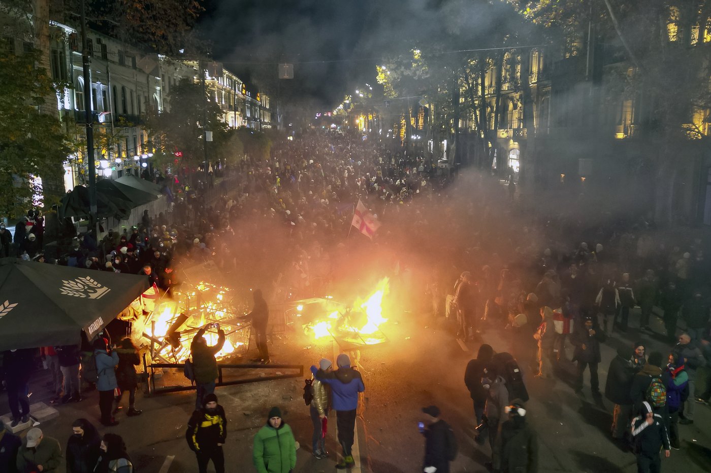 Georgian protesters and police clash after prime minister suspends talks on joining the EU | iNFOnews.ca